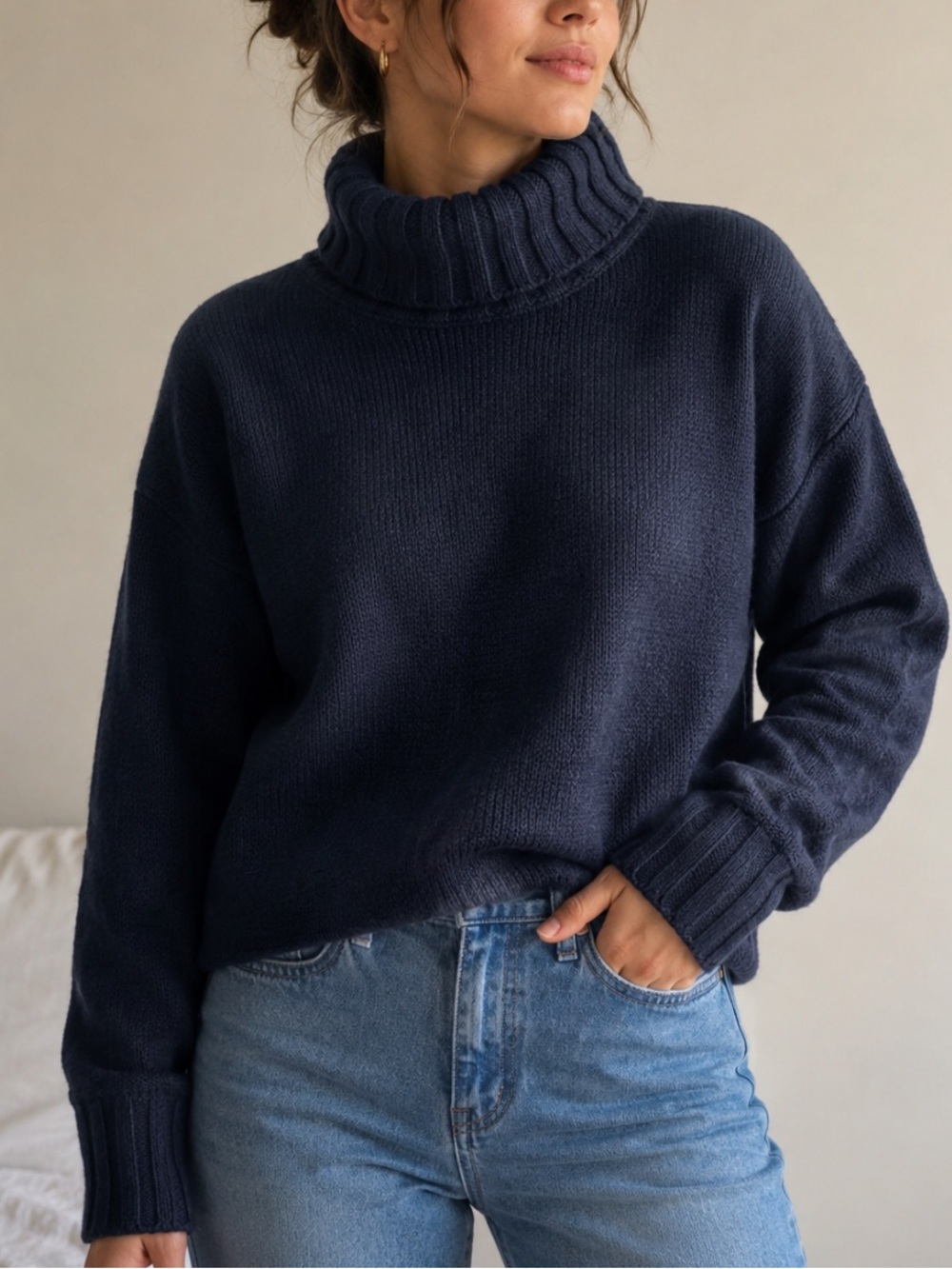 VS Cropped turtleneck sweater